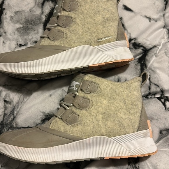 Sorel Rain Boots - Picture 6 of 6